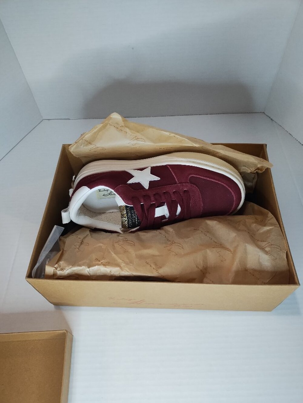 Vintage Havana Hunter Women’s Sneakers – Size 10